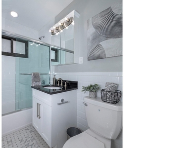 403 East Main Street - Photo Thumbnail 8