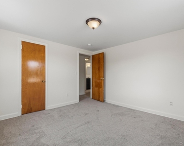 36 Old Indian Rd - Photo Thumbnail 18