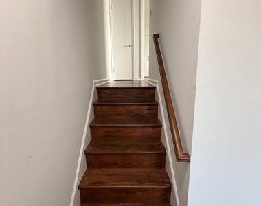 85 Halley Street N - Photo Thumbnail 7