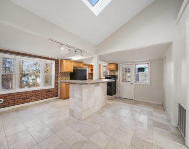 37 Orchard Trail - Photo Thumbnail 3