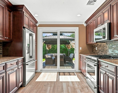 8 Marlan Court - Photo Thumbnail 18