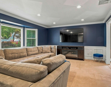 8 Marlan Court - Photo Thumbnail 10