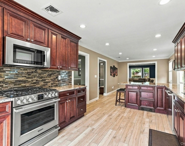 8 Marlan Court - Photo Thumbnail 21