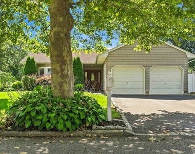8 Marlan Court - Photo Thumbnail 3