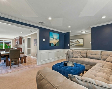 8 Marlan Court - Photo Thumbnail 12
