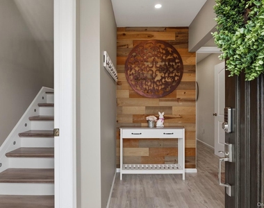251 Arthur Street - Photo Thumbnail 5