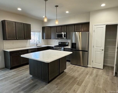 4 South Hills - Photo Thumbnail 1