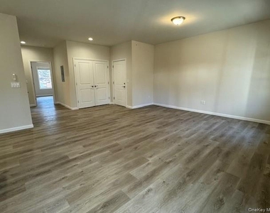 4 South Hills - Photo Thumbnail 5