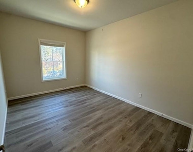 4 South Hills - Photo Thumbnail 12