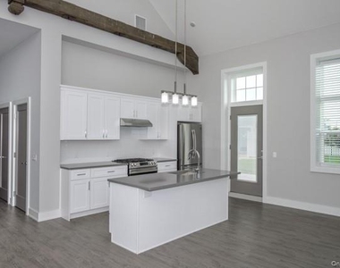 85101 Circle Drive - Photo Thumbnail 11