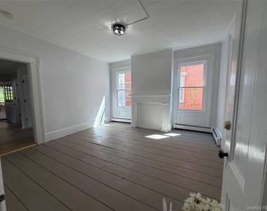 29 Delano Street - Photo Thumbnail 5