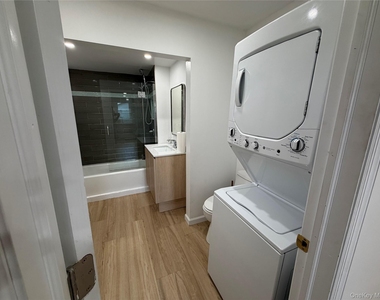 29 Delano Street - Photo Thumbnail 7