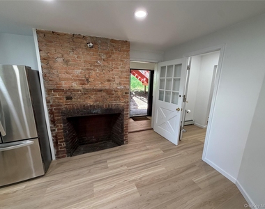 29 Delano Street - Photo Thumbnail 8