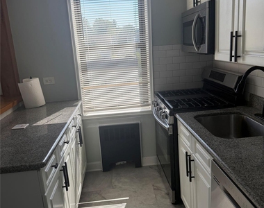 555 Mclean Avenue - Photo Thumbnail 2