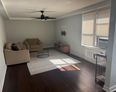 555 Mclean Avenue - Photo Thumbnail 5