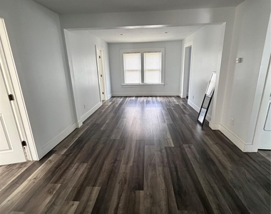 91 River Avenue - Photo Thumbnail 5