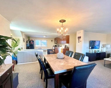 222 Centre Avenue - Photo Thumbnail 2