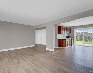 295 Bergen Avenue - Photo Thumbnail 11