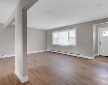 295 Bergen Avenue - Photo Thumbnail 8