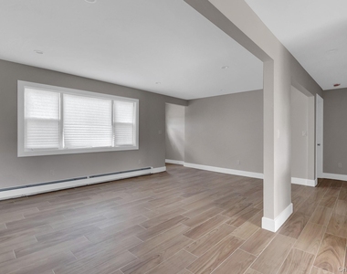 295 Bergen Avenue - Photo Thumbnail 12