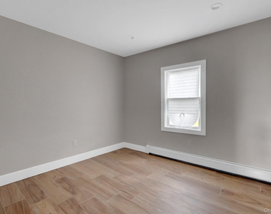 295 Bergen Avenue - Photo Thumbnail 2