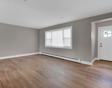 295 Bergen Avenue - Photo Thumbnail 9