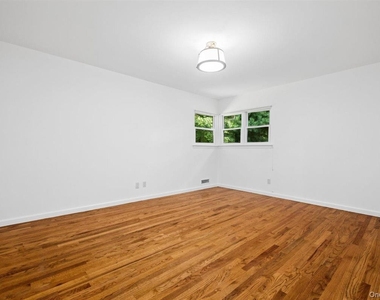 36 Chatham Road - Photo Thumbnail 7