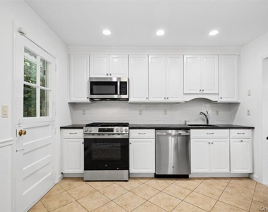 36 Chatham Road - Photo Thumbnail 6