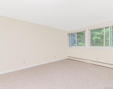 9 Wyndover Woods Lane - Photo Thumbnail 5