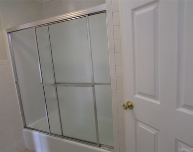 23 Howard Street - Photo Thumbnail 16
