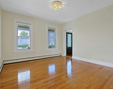 28 Burd Street - Photo Thumbnail 8