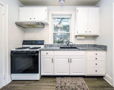 67 Glenlawn Avenue - Photo Thumbnail 17