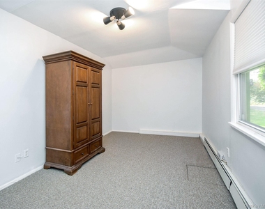 67 Glenlawn Avenue - Photo Thumbnail 10