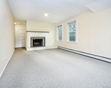 67 Glenlawn Avenue - Photo Thumbnail 5