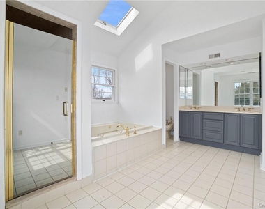 6 Dickson Lane - Photo Thumbnail 16