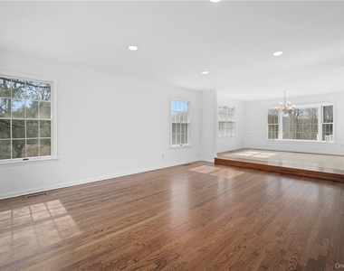 6 Dickson Lane - Photo Thumbnail 3