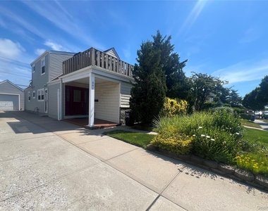 541 E Park Avenue - Photo Thumbnail 1