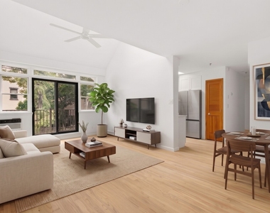 125 Bergen Street - Photo Thumbnail 2