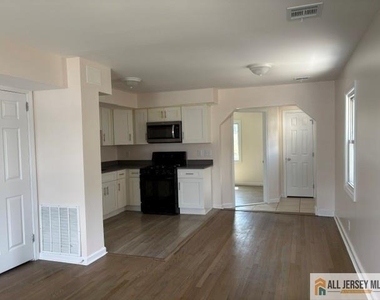 329 Leon Avenue - Photo Thumbnail 4