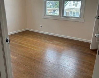 329 Leon Avenue - Photo Thumbnail 17