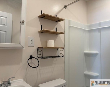 329 Leon Avenue - Photo Thumbnail 13