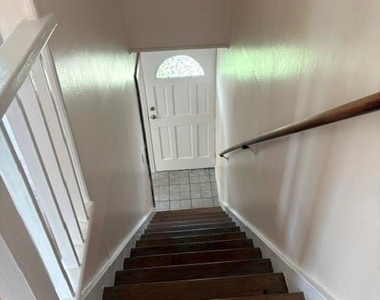 329 Leon Avenue - Photo Thumbnail 12