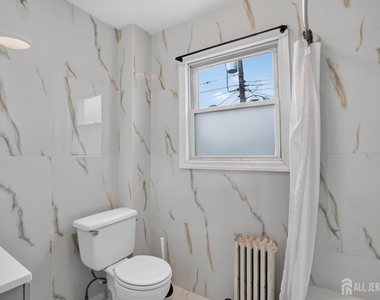 127 S Pine Avenue - Photo Thumbnail 1