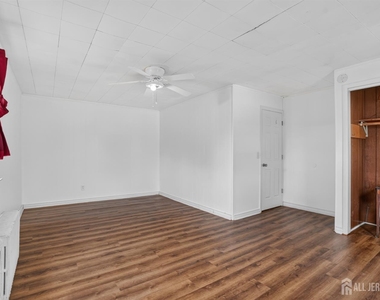 127 S Pine Avenue - Photo Thumbnail 11