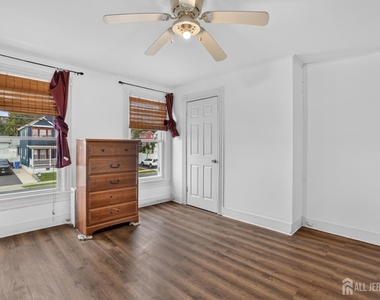 127 S Pine Avenue - Photo Thumbnail 14