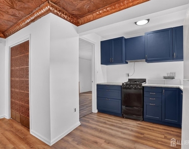 127 S Pine Avenue - Photo Thumbnail 8