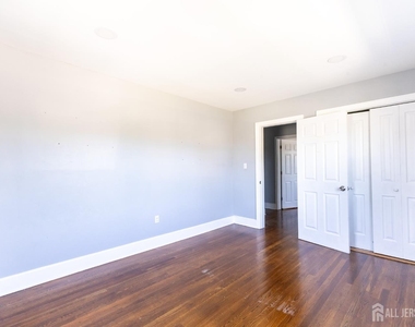 187 Main Street - Photo Thumbnail 10