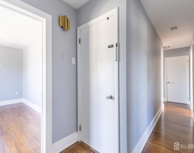 187 Main Street - Photo Thumbnail 8