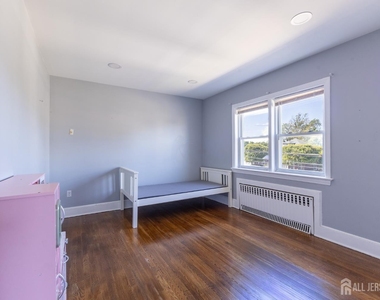 187 Main Street - Photo Thumbnail 15
