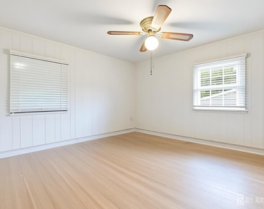 518 Orchard Place - Photo Thumbnail 6